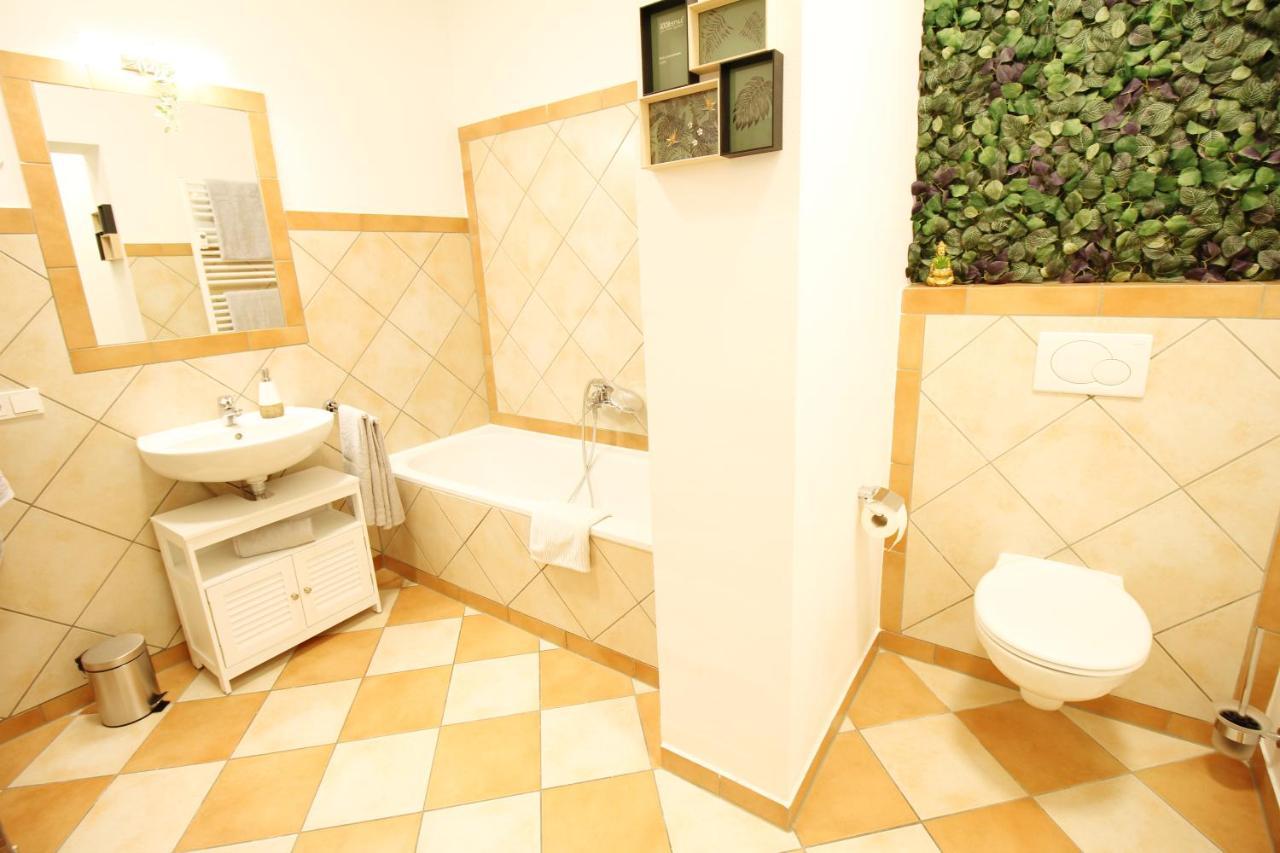 Secret Hideaways Tropical Feeling Mit 2 Schlafzimmer Nahe City L Messe L Flughafen L Hbf Duisburg Dış mekan fotoğraf